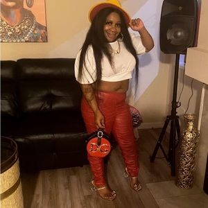 Meet your Posher, Treazure